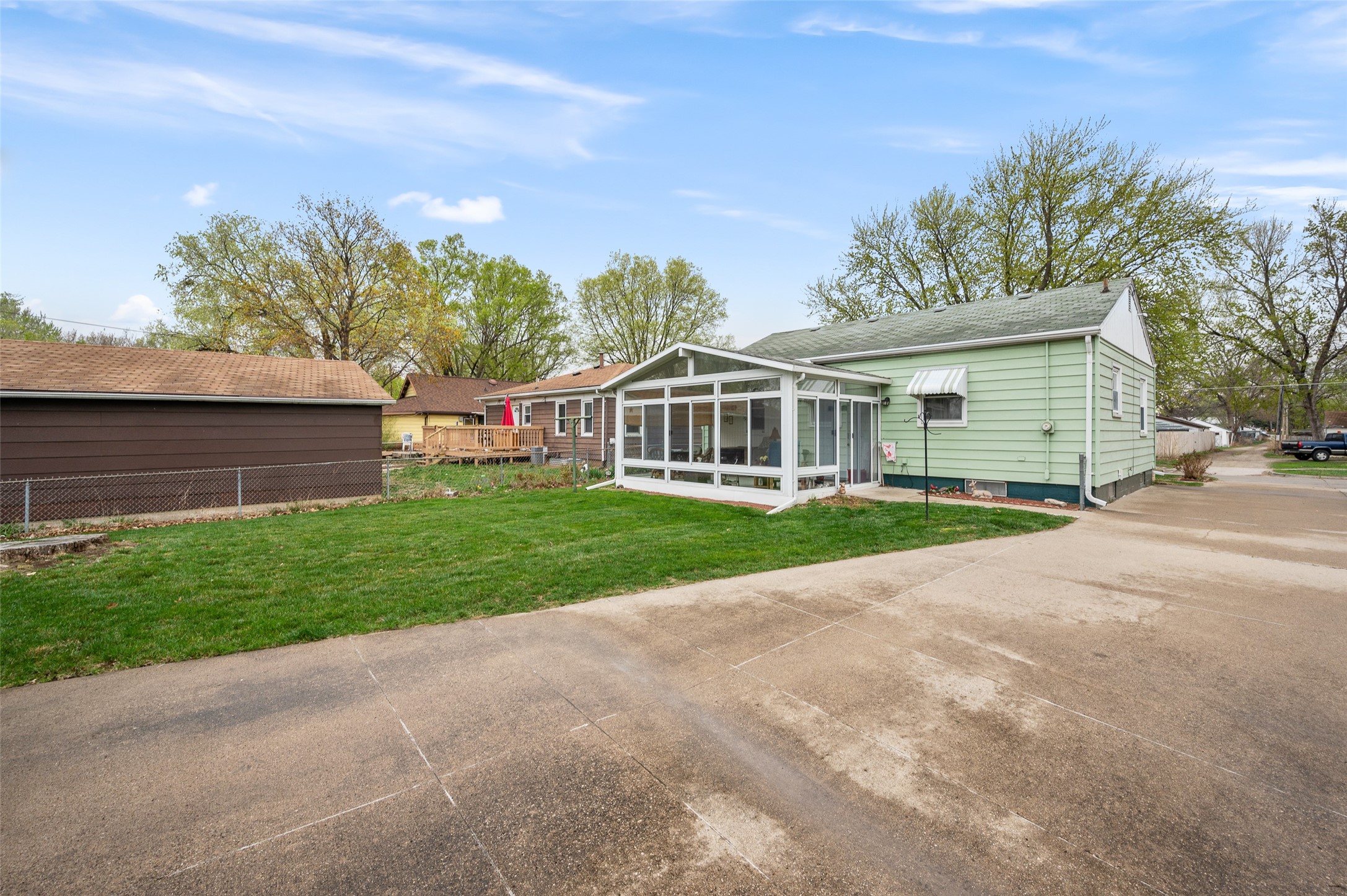 2409 Maple Street, Des Moines, Iowa image 5