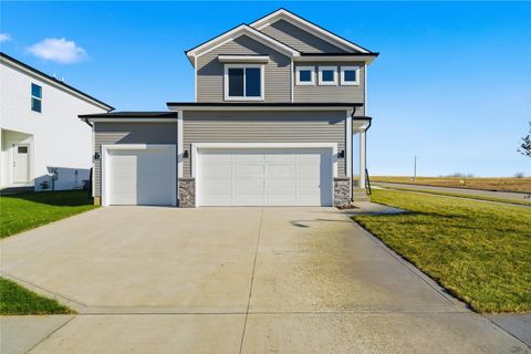 Homes For Sale - 4227 5th Avenue<br/> Altoona, IA 50009