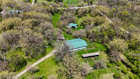 001 365th Street Earlham IA 50072