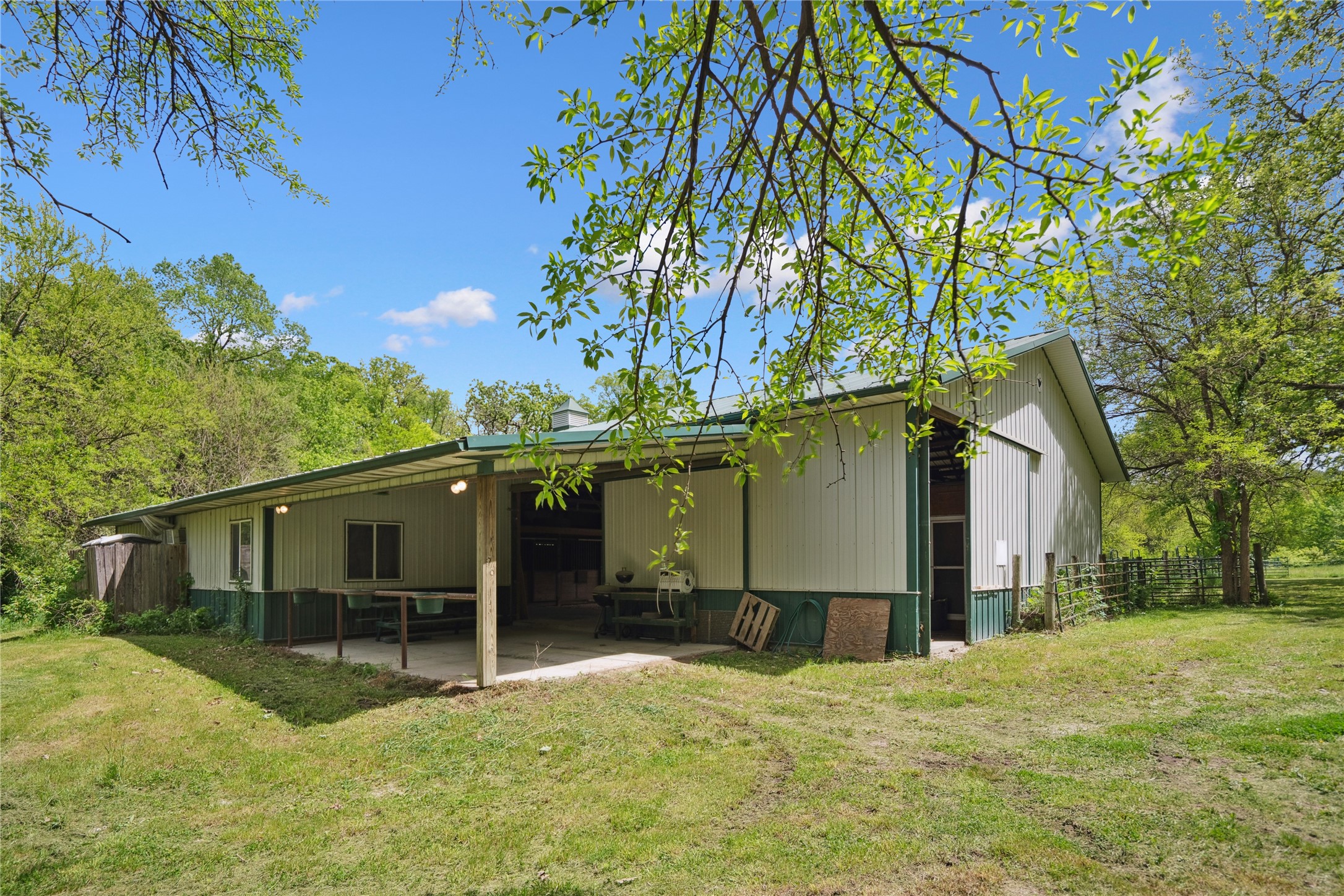 001 365th Street, Earlham, Iowa image 2