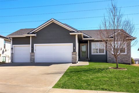 2726 Shady Lane Drive Norwalk IA 50211