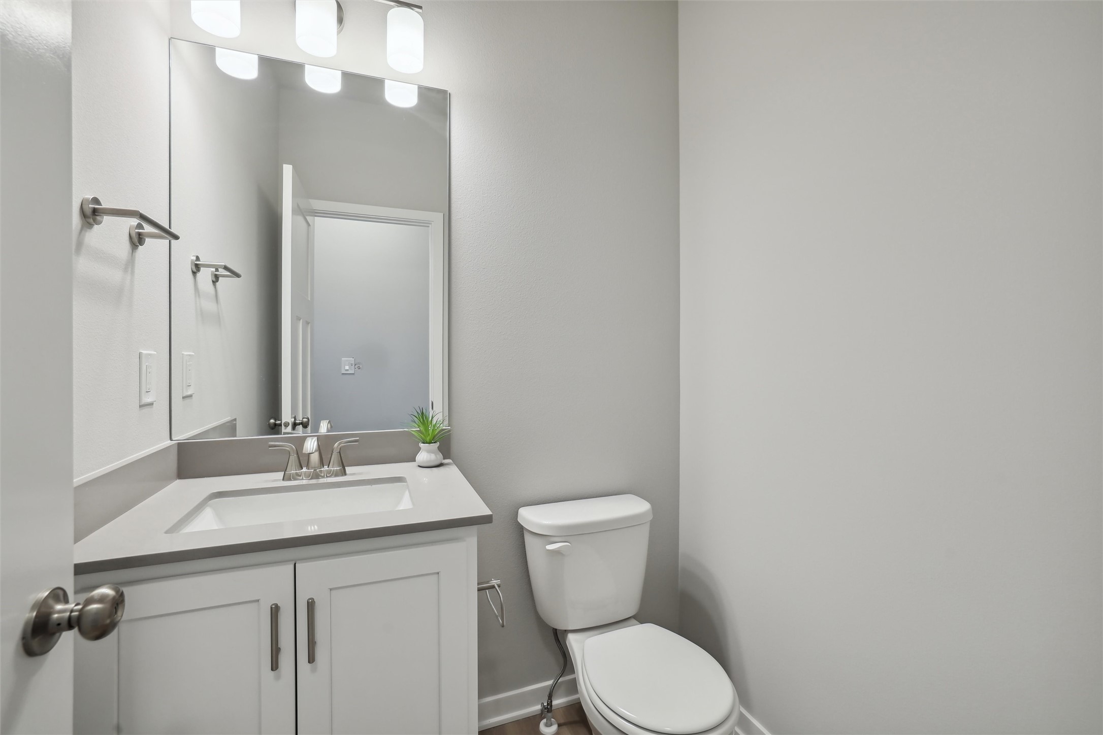 1801 Willow Court, Norwalk, Iowa image 2