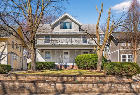 Homes For Sale - 654 36th Street<br/> Des Moines, IA 50312