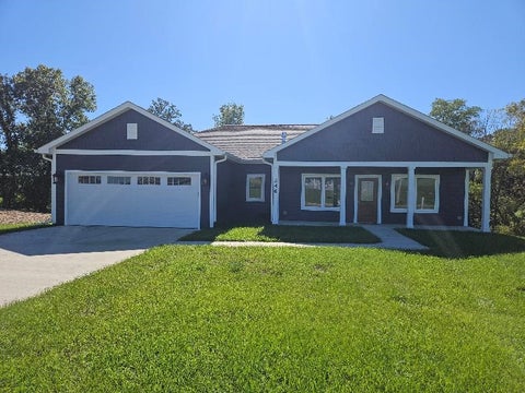 Homes For Sale - 246 Manor Drive<br/> Osceola, IA 50213