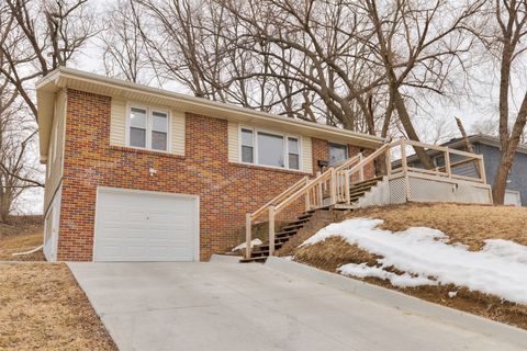 2418 Boston Avenue Des Moines IA 50310