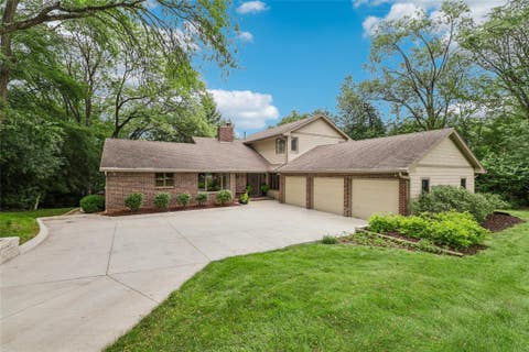 Homes For Sale - 3301 Valley Ridge Court<br/> West Des Moines, IA 50265