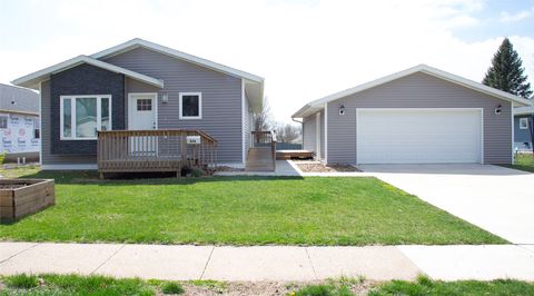 608 E Washington Street Knoxville IA 50138