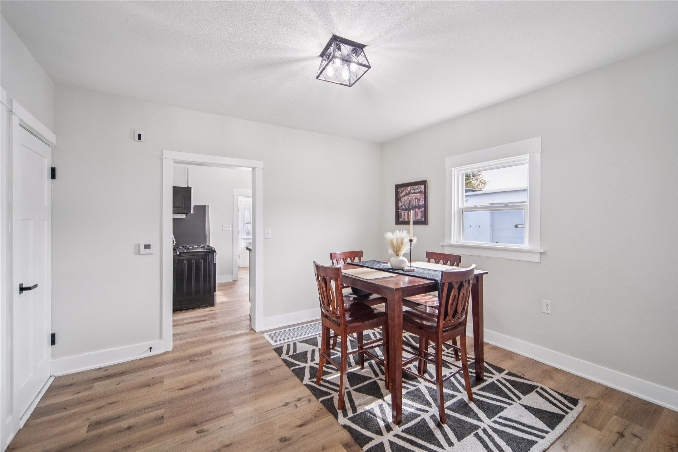 212 Nile Kinnick Drive N