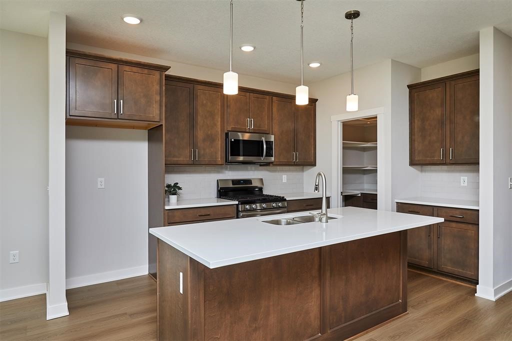 90 NW Ashley Court, Waukee, Iowa image 2