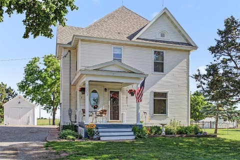 Homes For Sale - 1003 22nd Street<br/> Boone, IA 50036