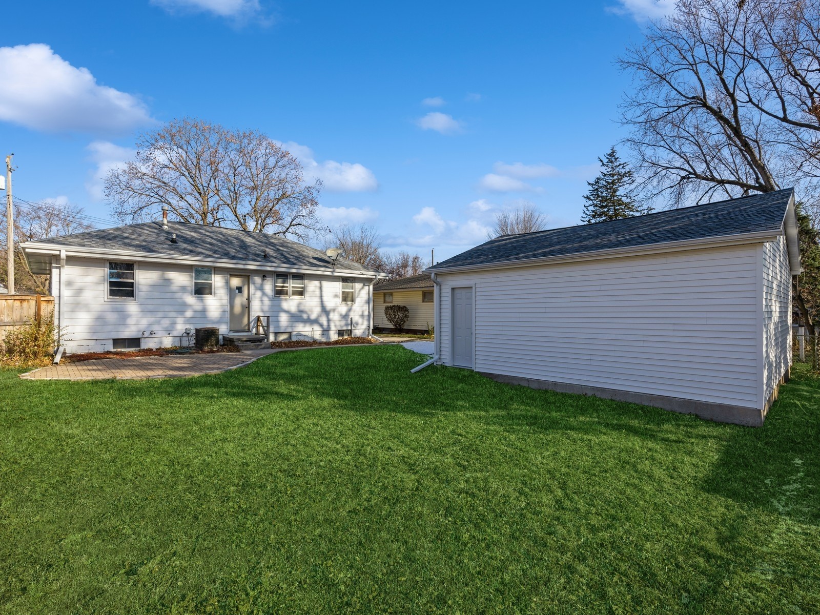 3308 Brinkwood Road, Des Moines, Iowa image 2