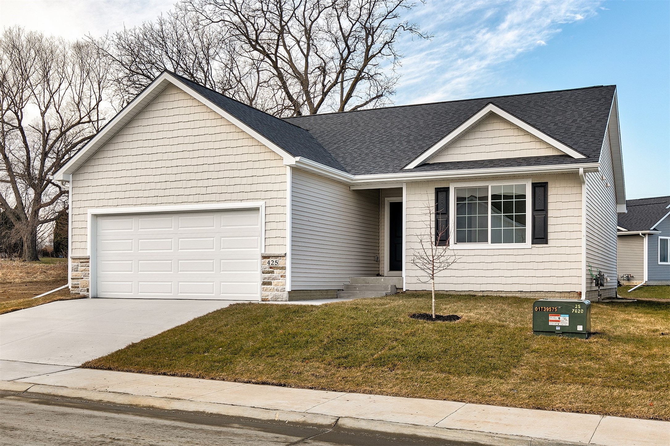 425 Commons Drive, Carlisle, Iowa image 2