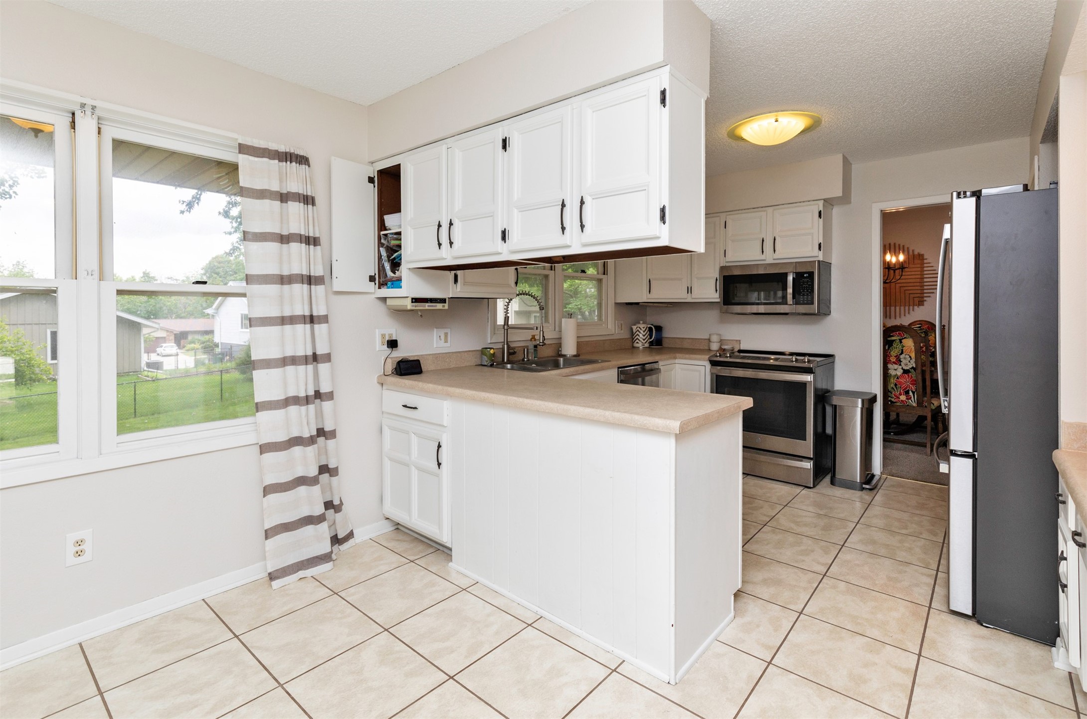 1711 NW 99th Court, Clive, Iowa image 9