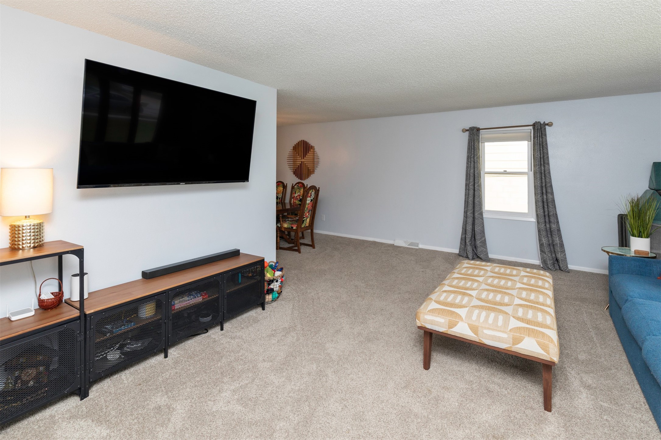 1711 NW 99th Court, Clive, Iowa image 3
