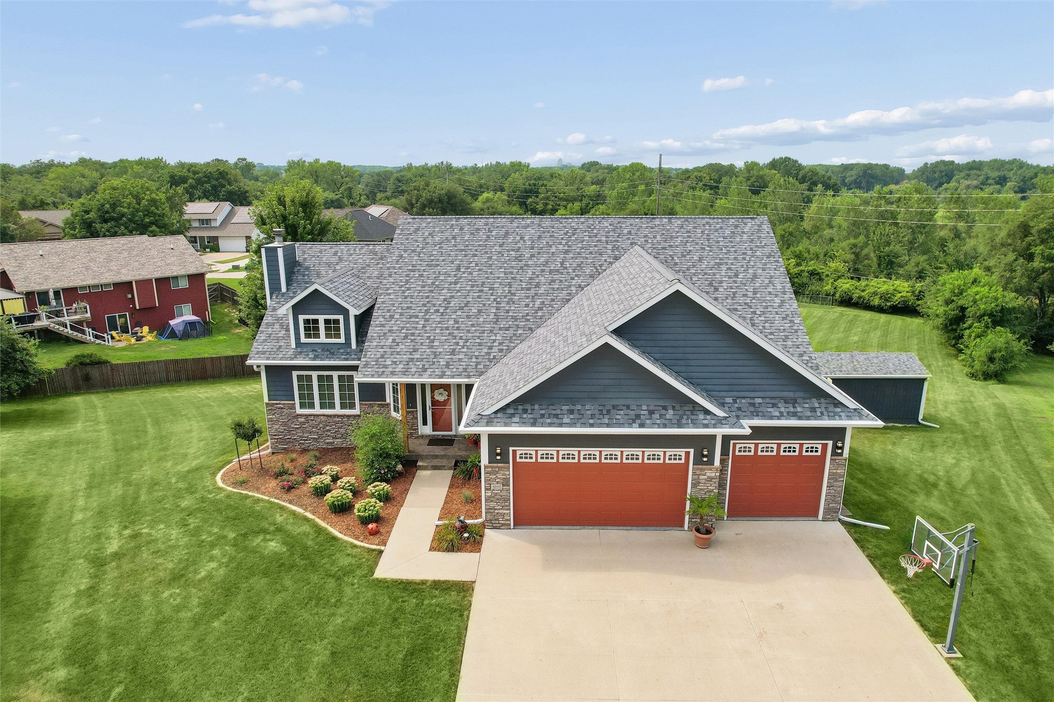 4000 Lakeland Court