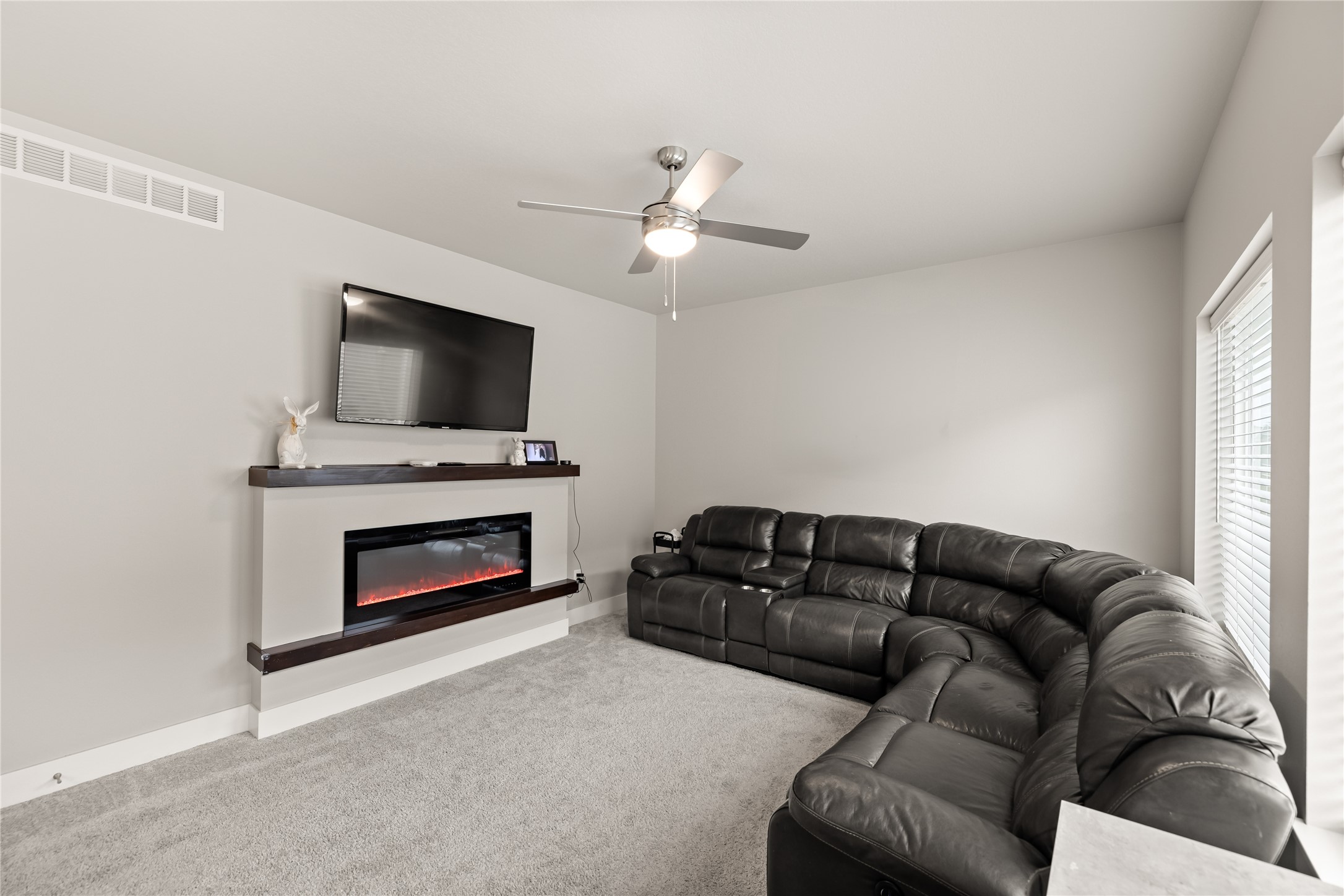 17127 Blue Sage Lane, Urbandale, Iowa image 12