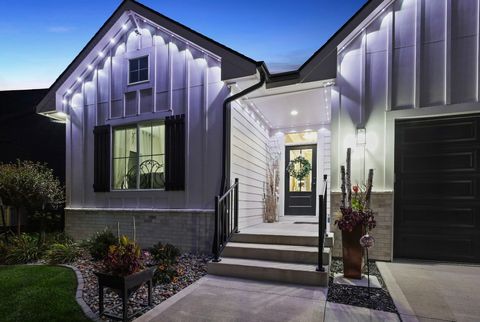 Homes For Sale - 2333 Stonewood Court<br/> Altoona, IA 50009