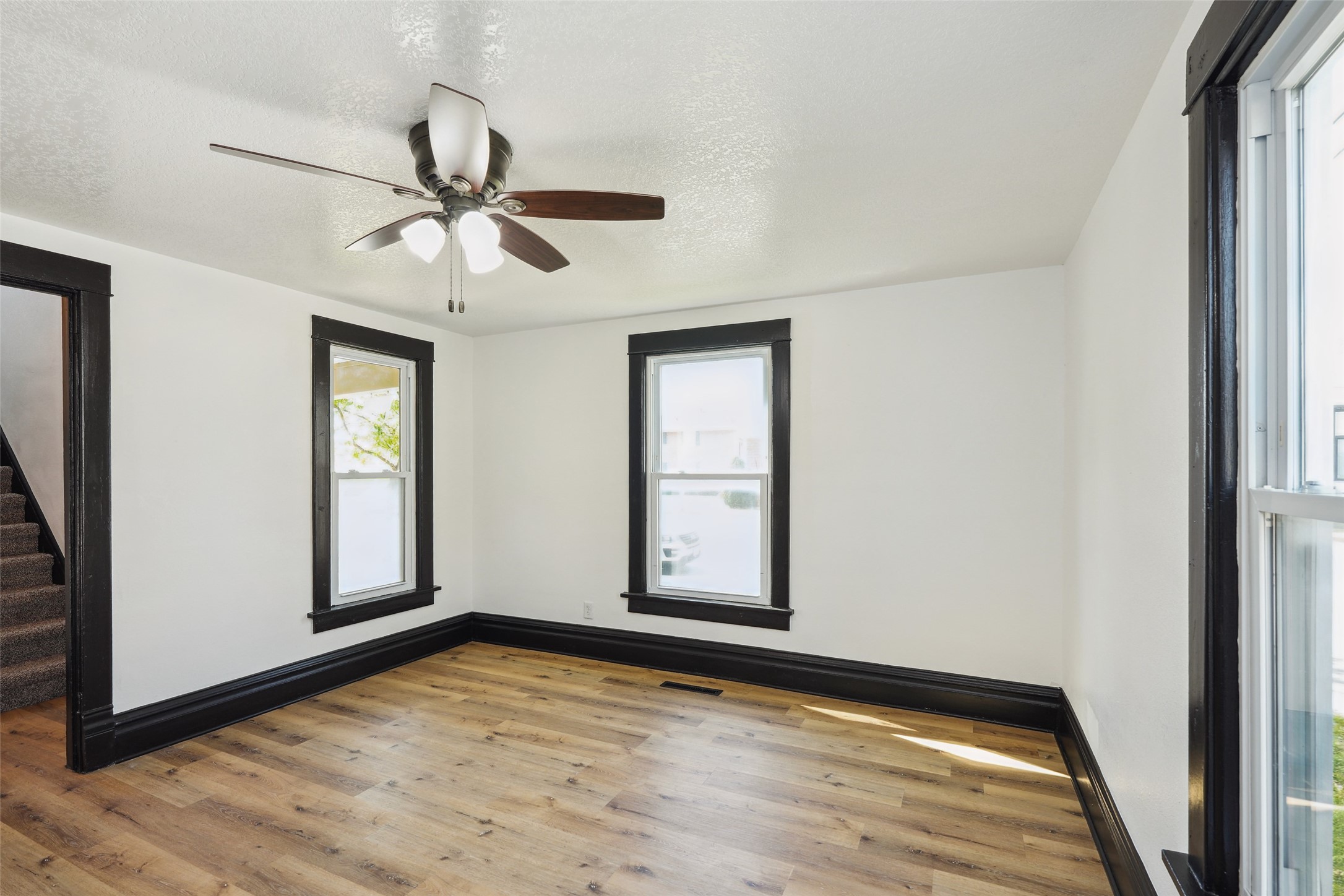 310 S 2nd Avenue, Newton, Iowa image 9