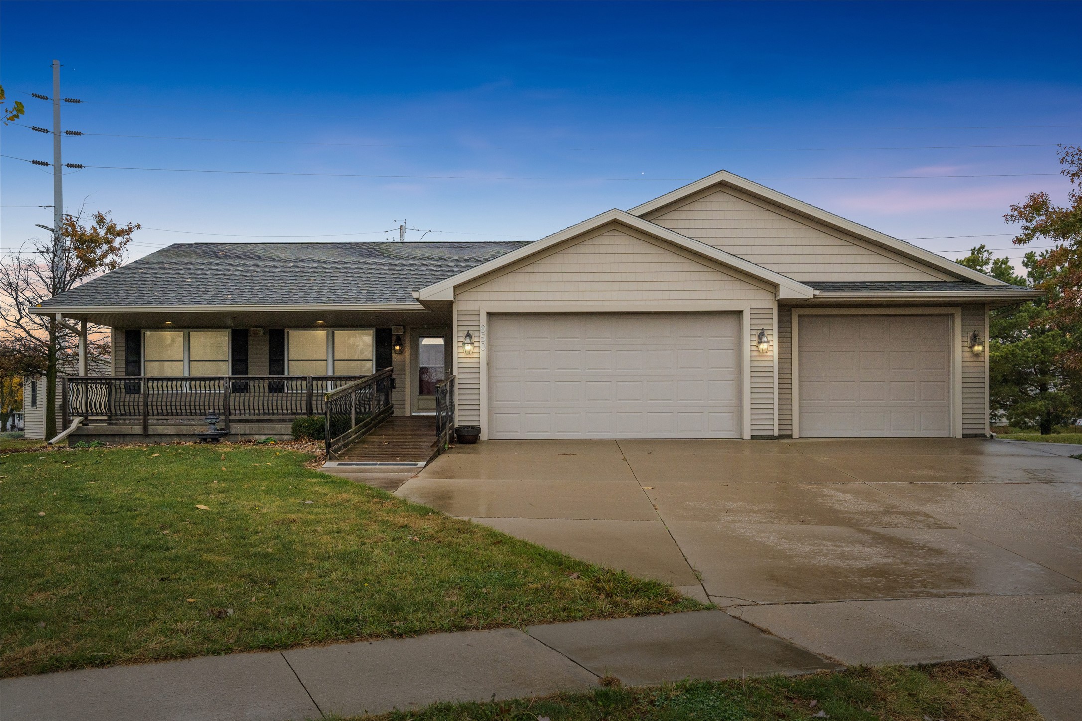 650 SE Meadowlark Lane, Waukee, Iowa image 1