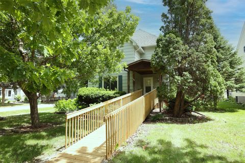 Homes For Sale - 128 Story Street<br/> Boone County, Boone, IA 50036