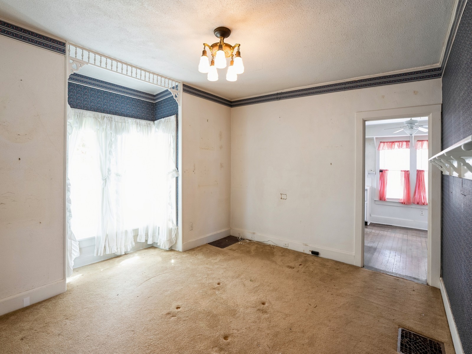 325 W 8th Street, Newton, Iowa image 7