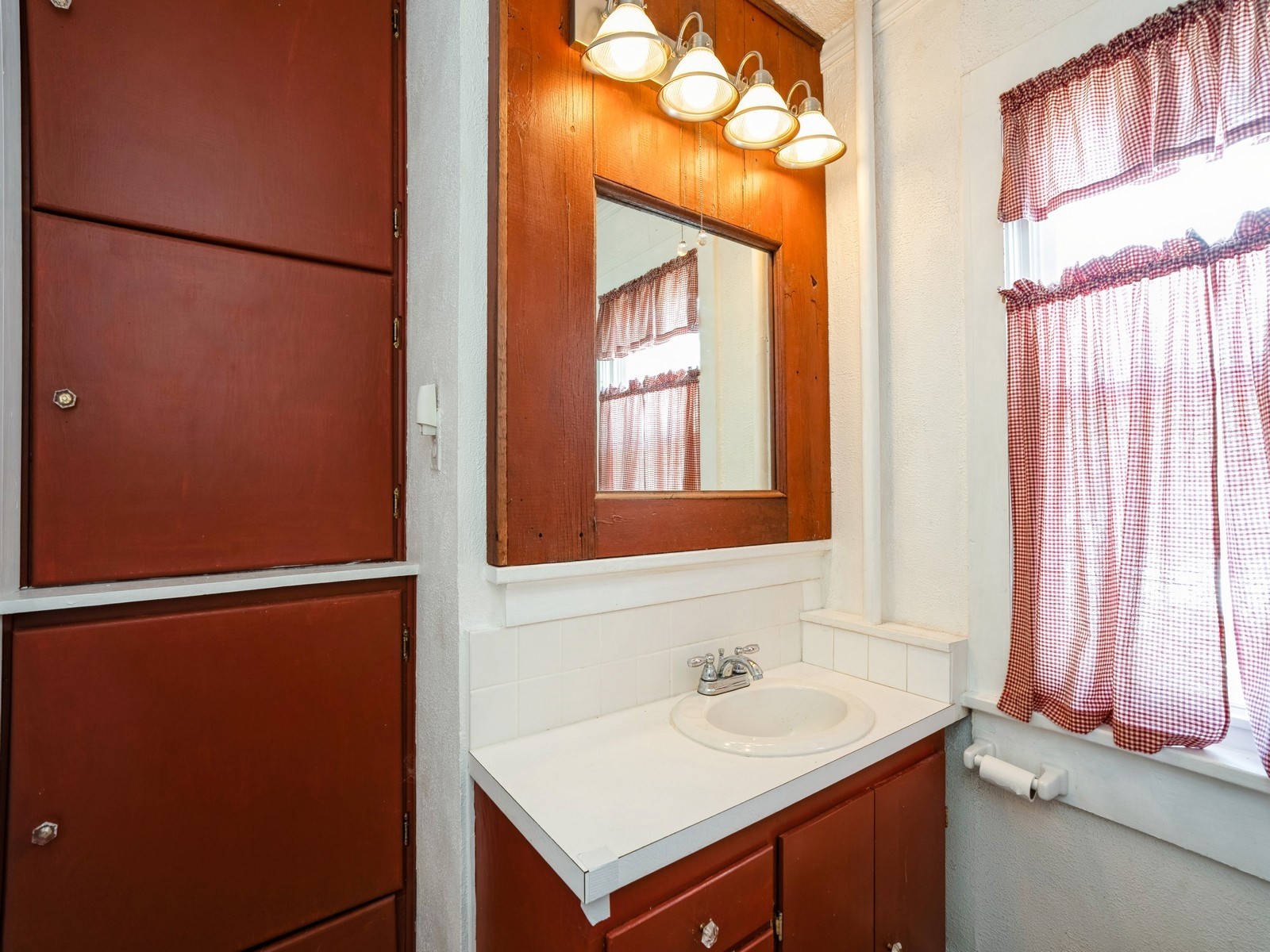 325 W 8th Street, Newton, Iowa image 16