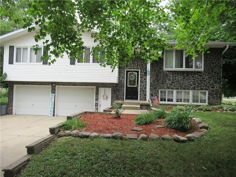 Homes For Sale - 306 Hawthorne Road<br/> Iowa Falls, IA 50126