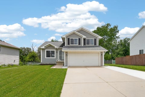 Homes For Sale - 485 Fawn Circle<br/> Pleasant Hill, IA 50327