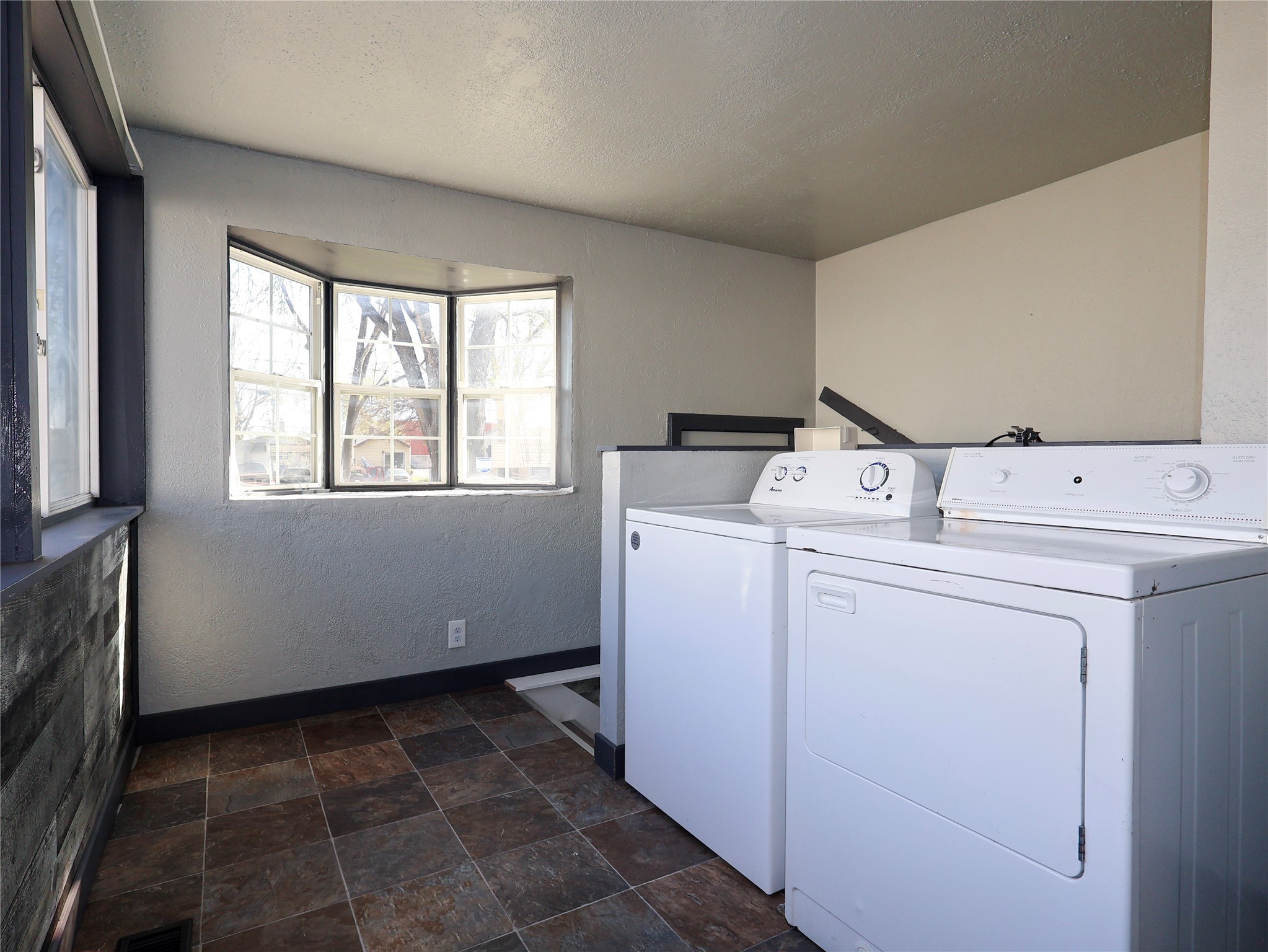 2341 Logan Avenue, Des Moines, Iowa image 7
