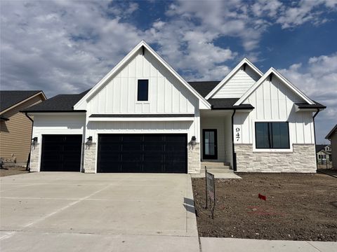 Apartment For Sale - 947 SW Boulder Drive<br/> Grimes, IA 50111