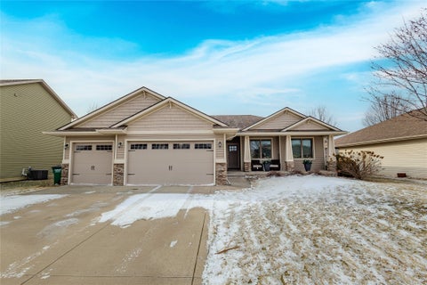 Homes For Sale - 13000 Tanglewood Drive<br/> Urbandale, IA 50323