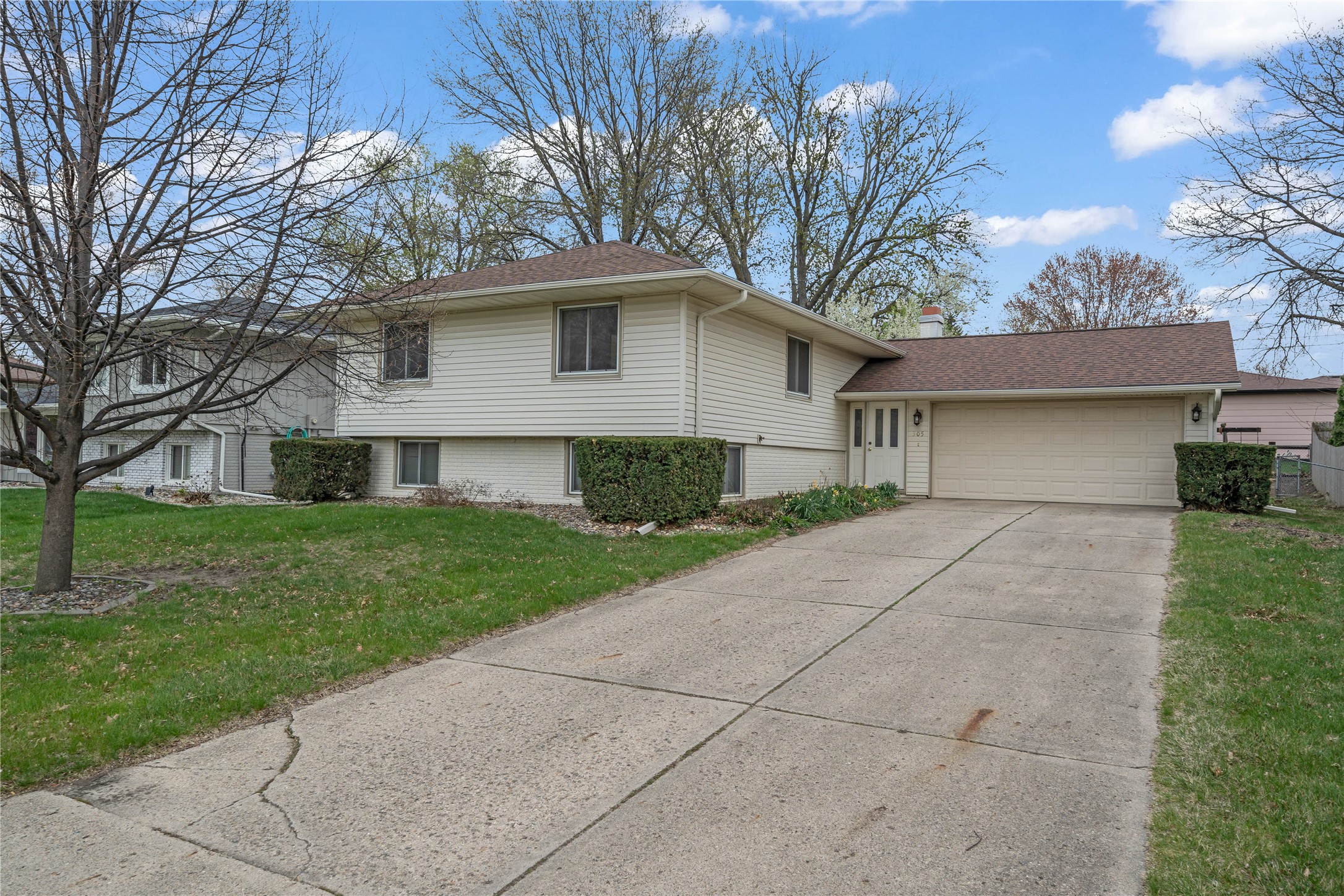 305 NW Bramble Road, Ankeny, Iowa image 1
