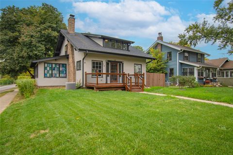 702 45th Place Des Moines IA 50312