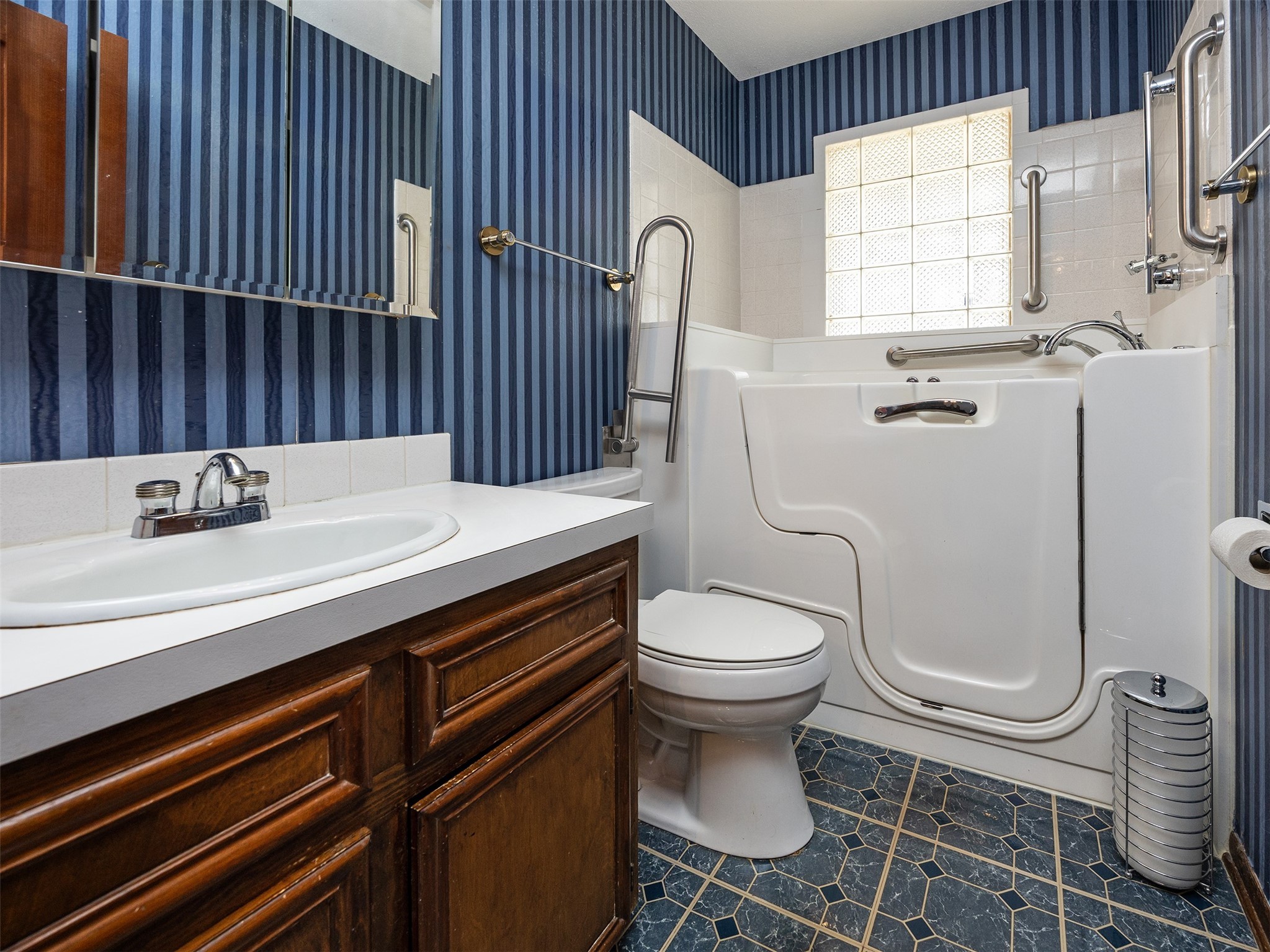 2808 78th Street, Urbandale, Iowa image 13