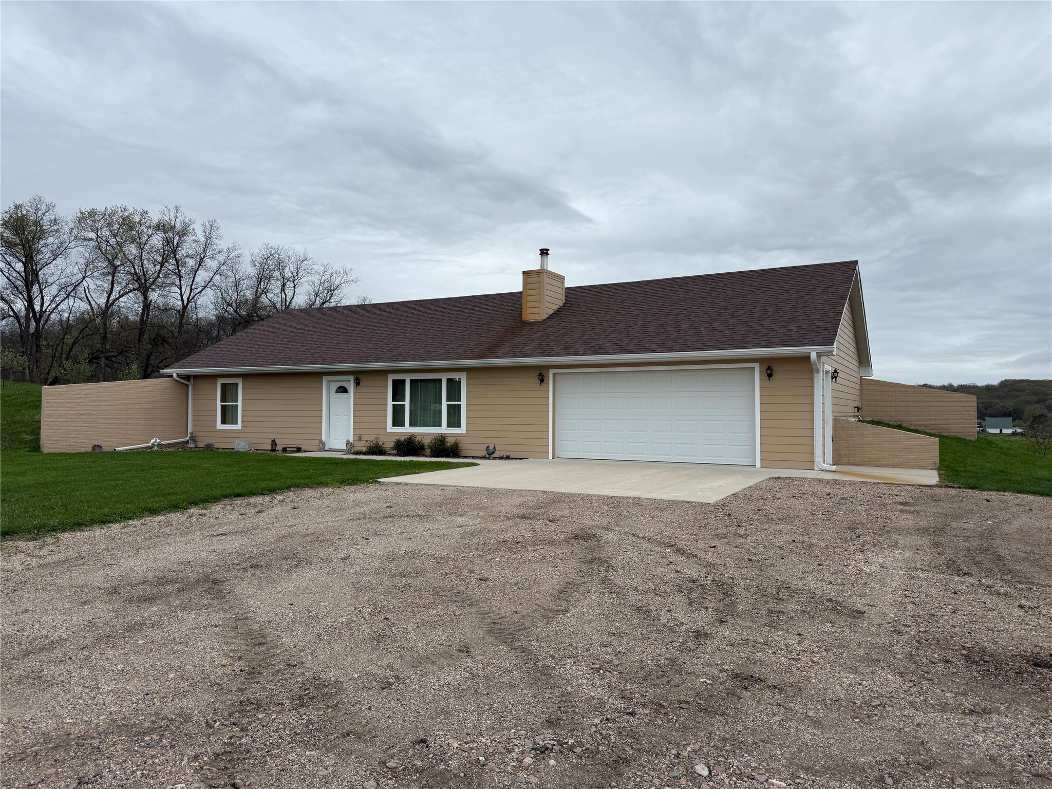 3175 Pheasant Run Trail, Peru, Iowa image 2