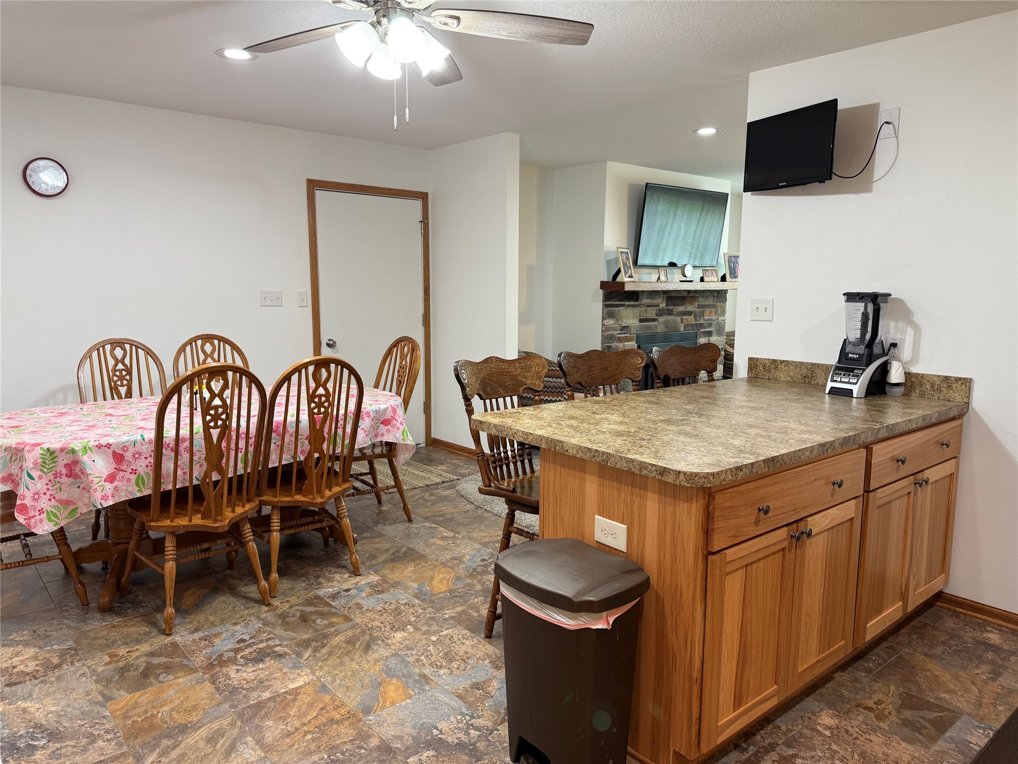 3175 Pheasant Run Trail, Peru, Iowa image 5