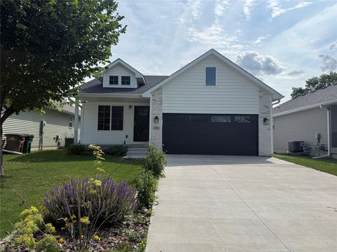 Homes For Sale - 206 E Broadway Street<br/> Polk City, IA 50226