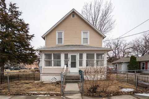 1841 Des Moines Street Des Moines IA 50316