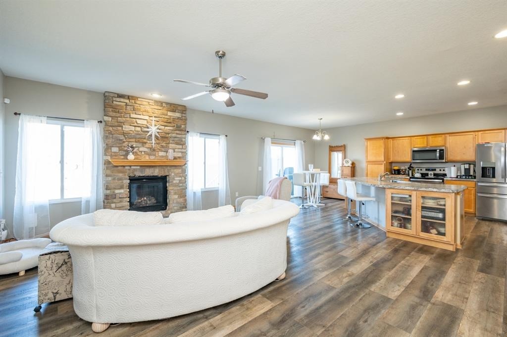 10029 Bayern Lane