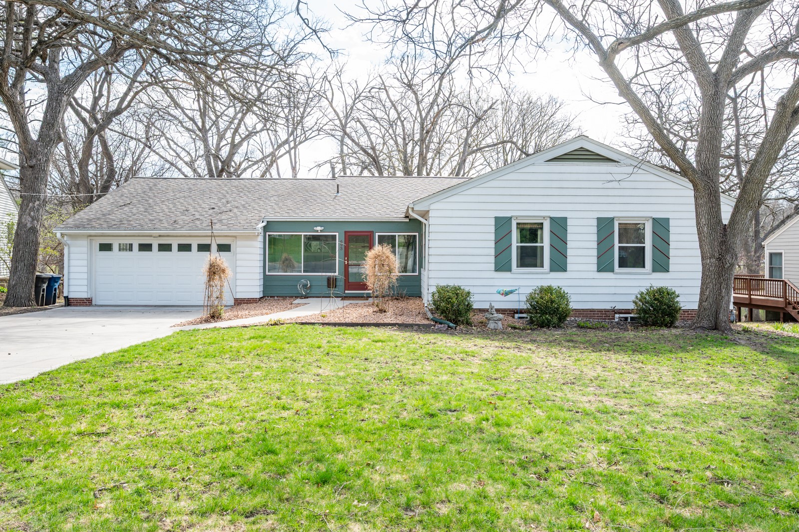 693 61st Street, Des Moines, Iowa image 1