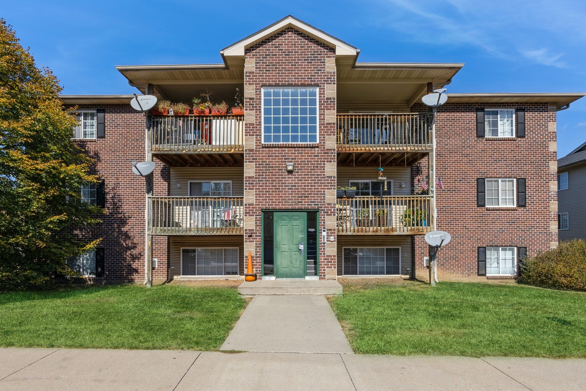 5924 Sutton Place #8, Urbandale, Iowa image 1