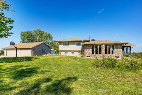 Homes For Sale - 15999 Fulton Street<br/> Warren County, Indianola, IA 50125