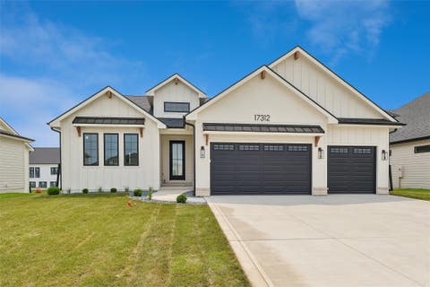 Homes For Sale - 17312 Northview Drive<br/> Urbandale, IA 50323