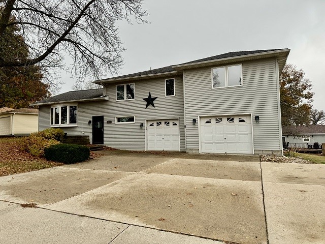 201 Fairway Drive, Clear Lake, Iowa image 1