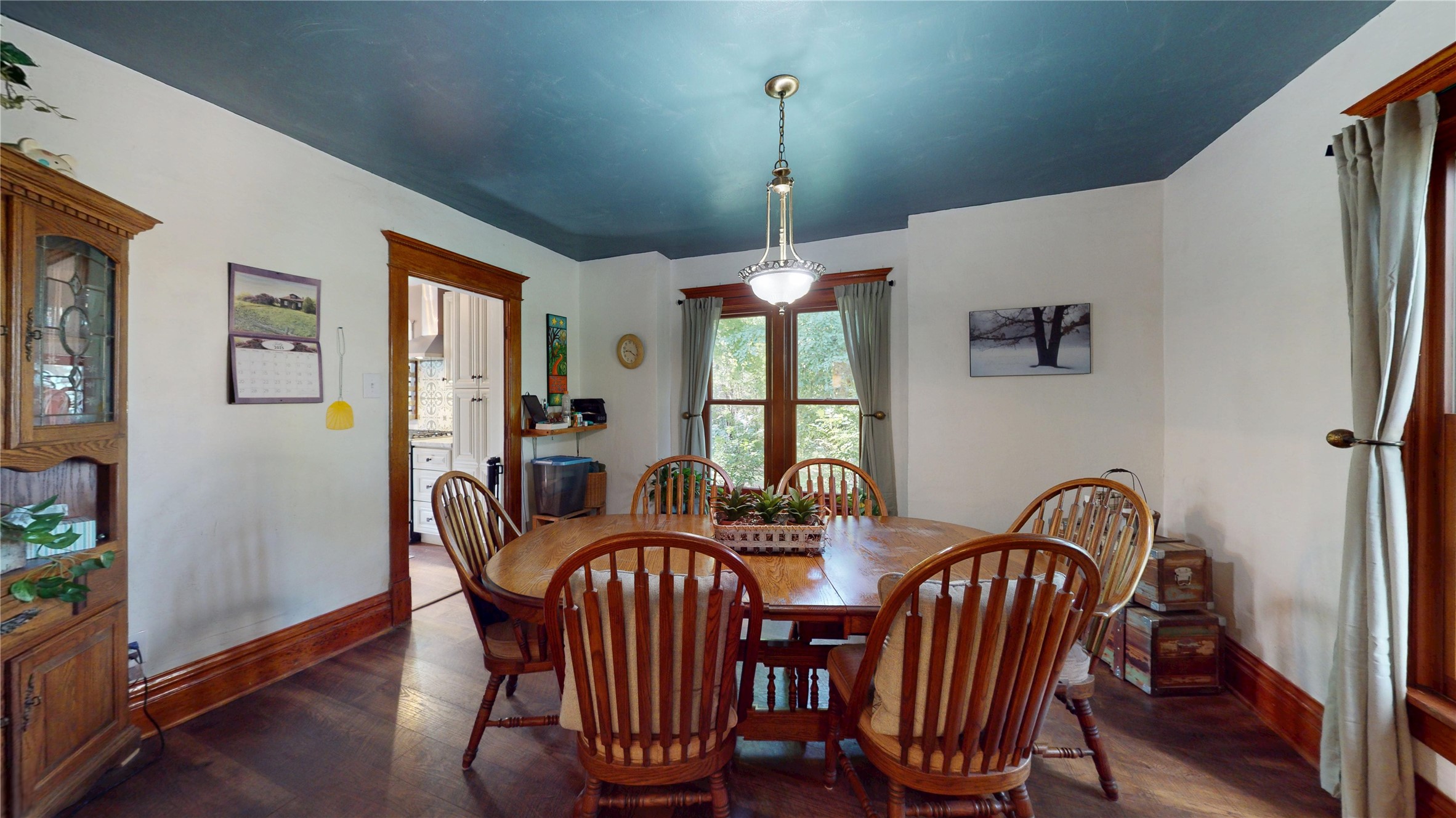 586 I Avenue