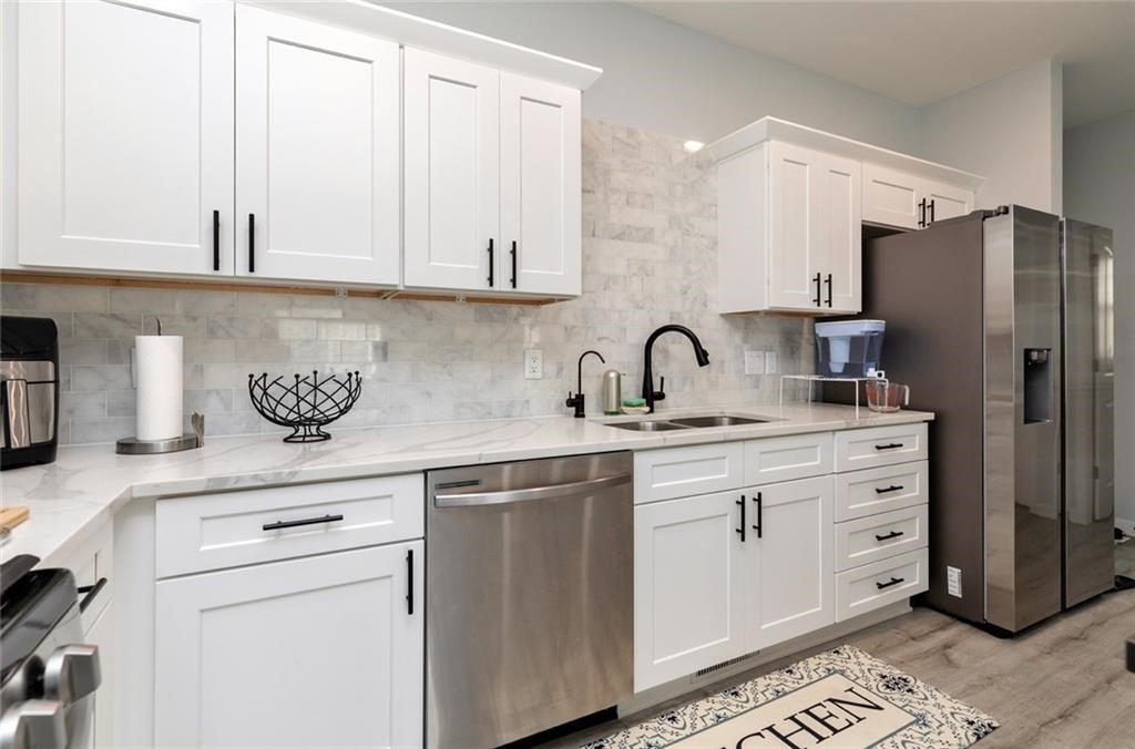9150 Spring Crest Lane, West Des Moines, Iowa image 12