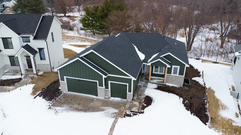 1390 NW Red Oak Drive Waukee IA 50263