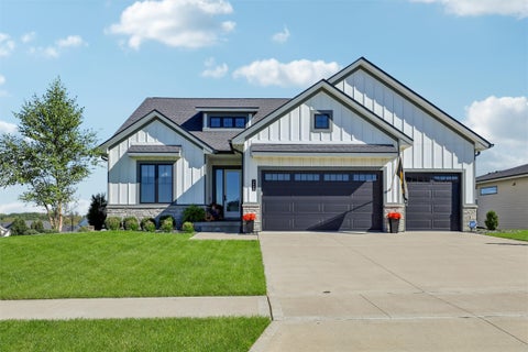 Homes For Sale - 2605 Sunflower Drive<br/> Waukee, IA 50263