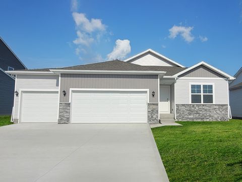 Homes For Sale - 3210 12th Avenue<br/> Altoona, IA 50009