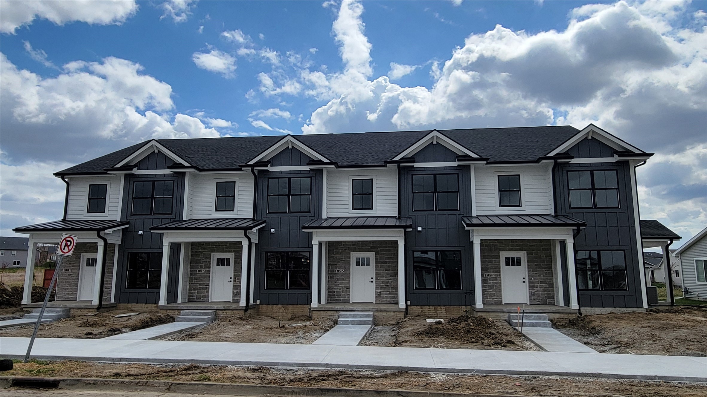 1995 S Warrior Lane, Waukee, Iowa image 1